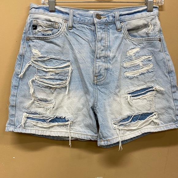 Kancan High Rise Light Wash Distressed Denim Jean Shorts Size 5 - Picture 1 of 7